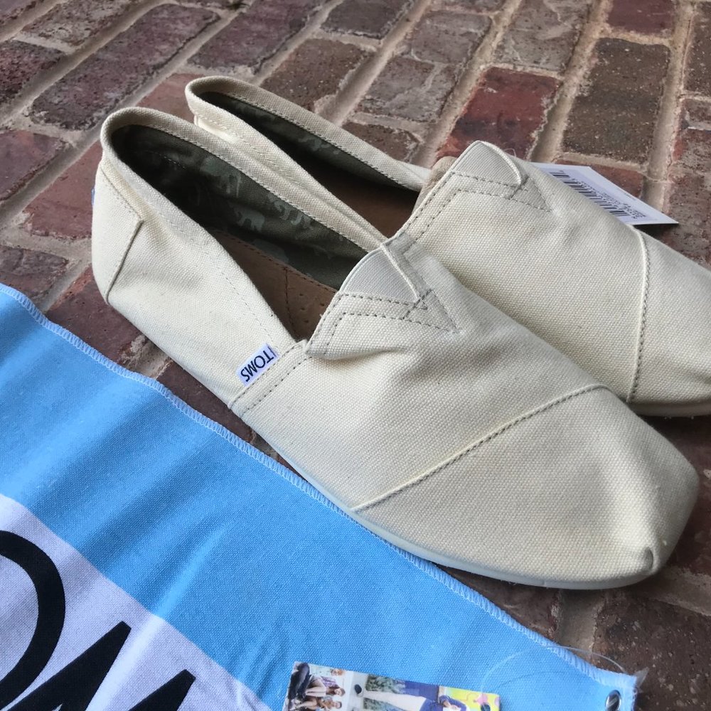 Male size 12 Toms shoes, natural canvas